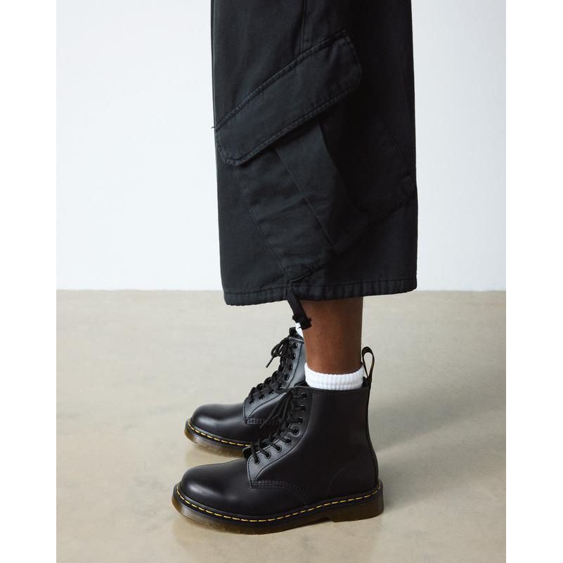 Stivali stringati 1460 in pelle Smooth