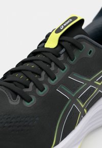 GEL KAYANO 32 - black/jasper green
