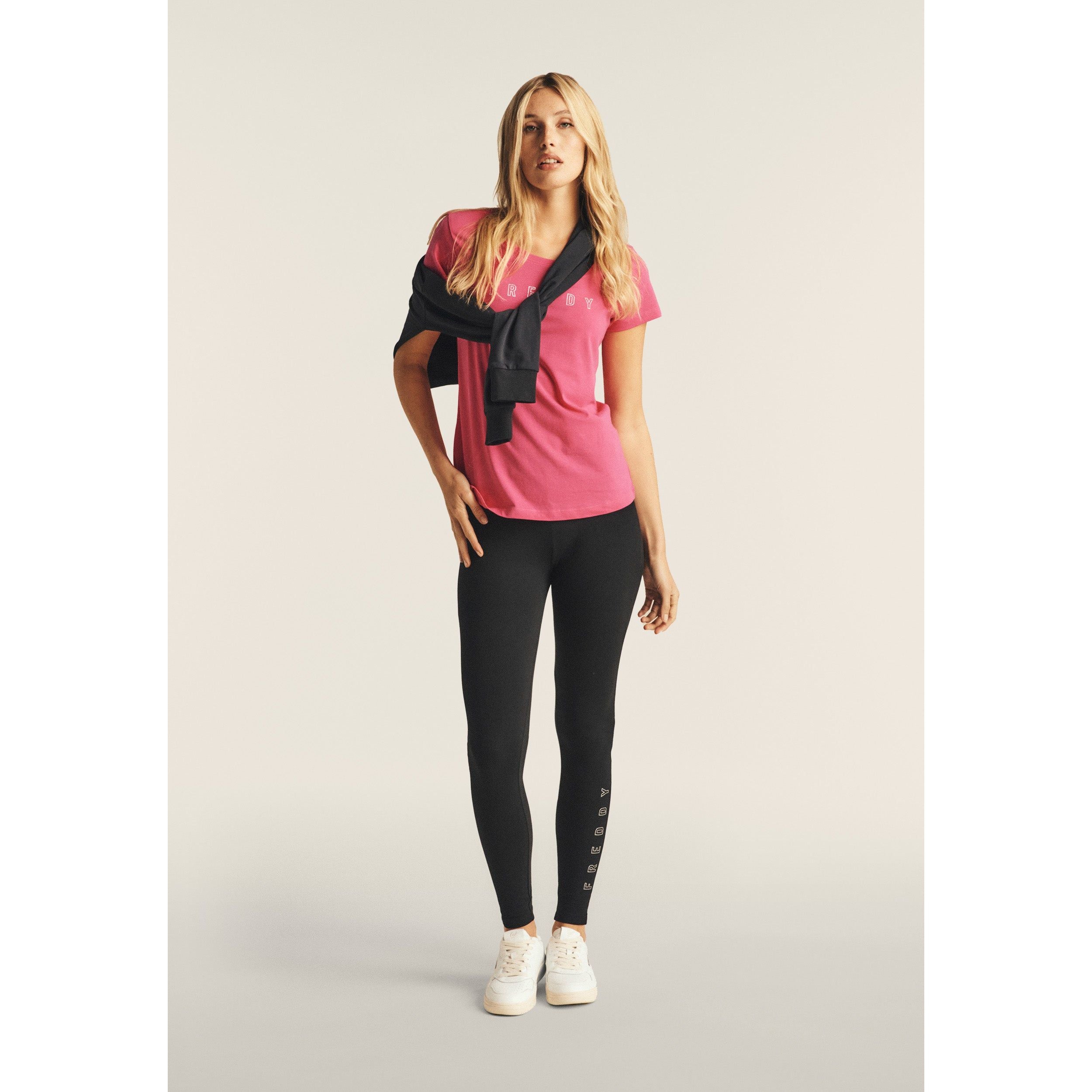 T-shirt scollo tondo con logo glitter