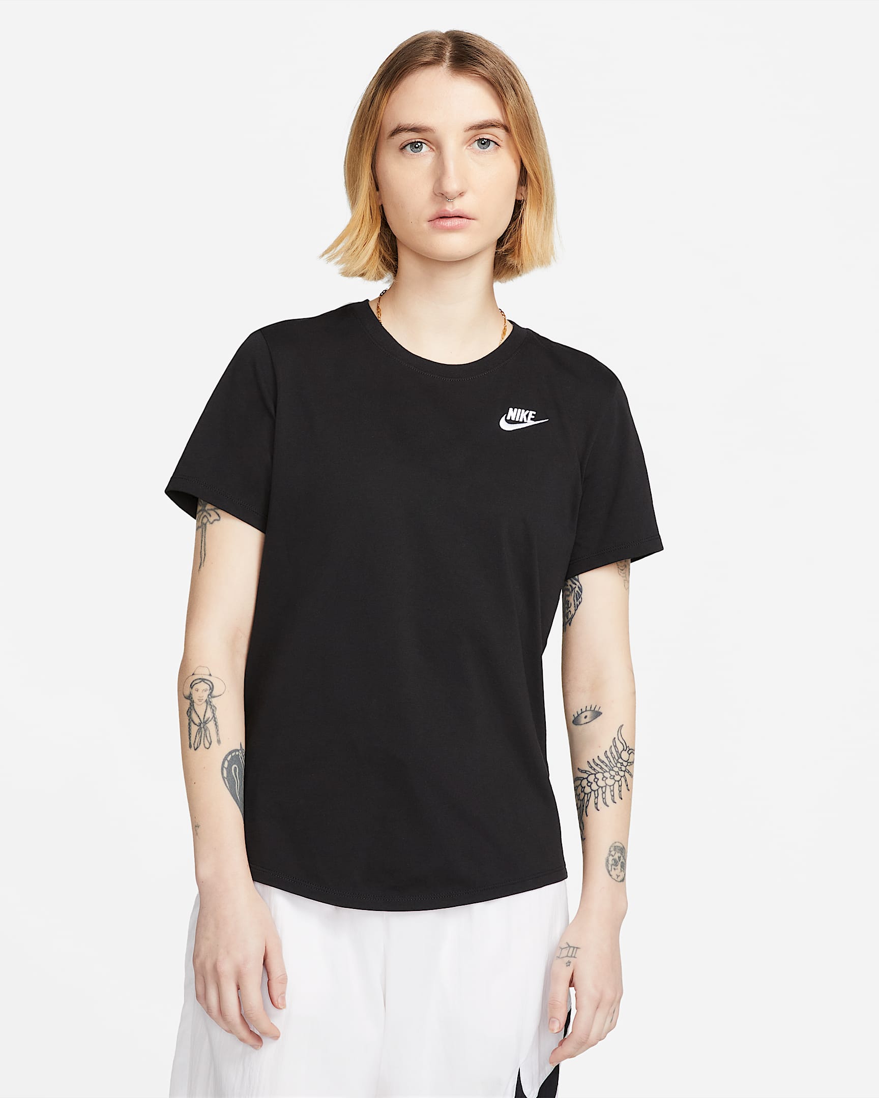 Nike Sportswear Club Essentials
T-shirt – Donna