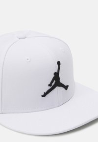 PRO JUMPMAN - Cappellino - white/photon dust/black
