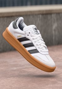SAMBA XLG - Sneakers basse - footwear white/core black