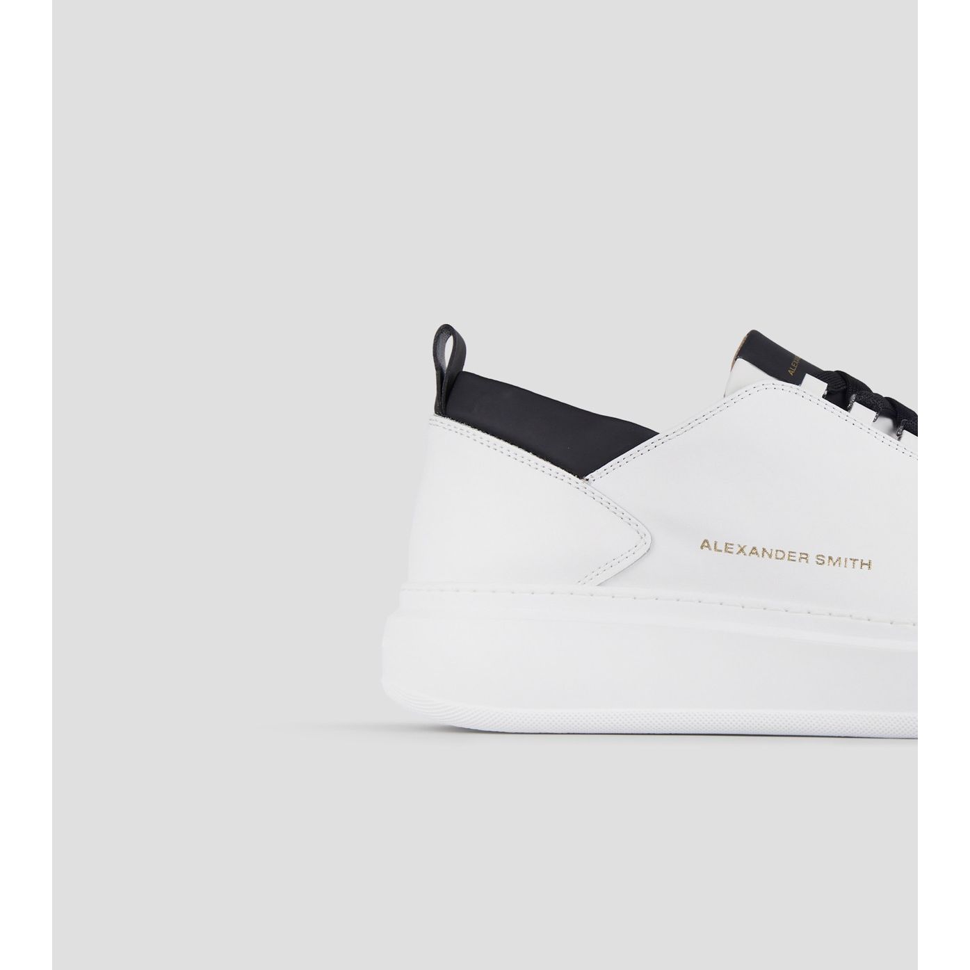 WEMBLEY MAN WHITE BLUE