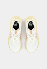 GEL NIMBUS 27