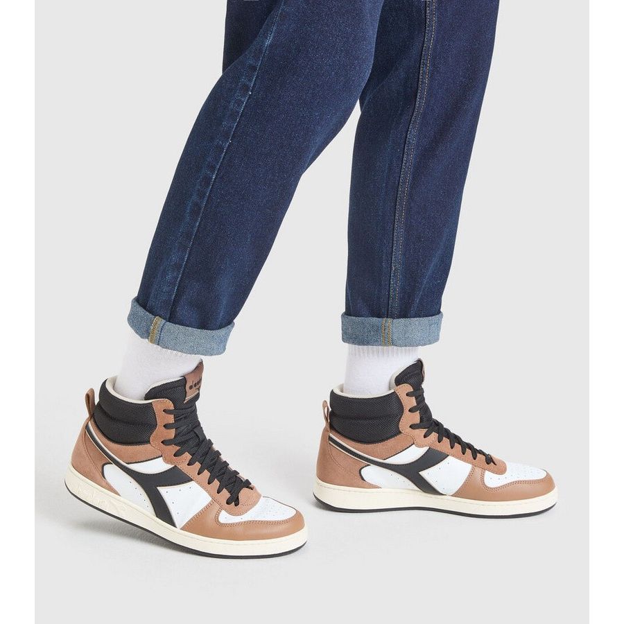 501.179004 01 D0098 - SCARPA DA GINNASTICA - Diadora