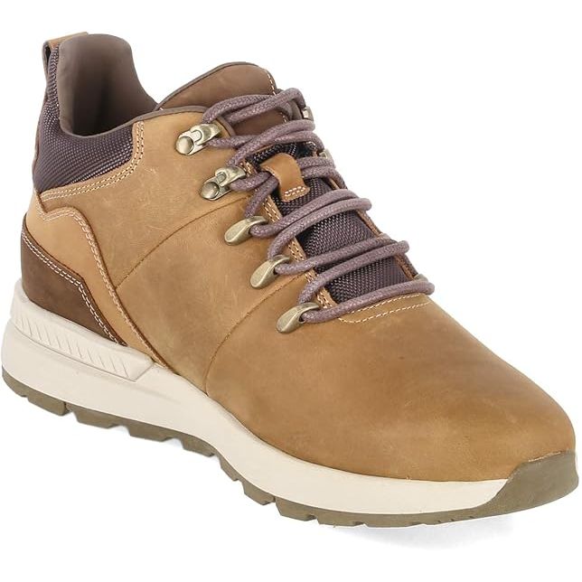 Lumberjack Dominic tan