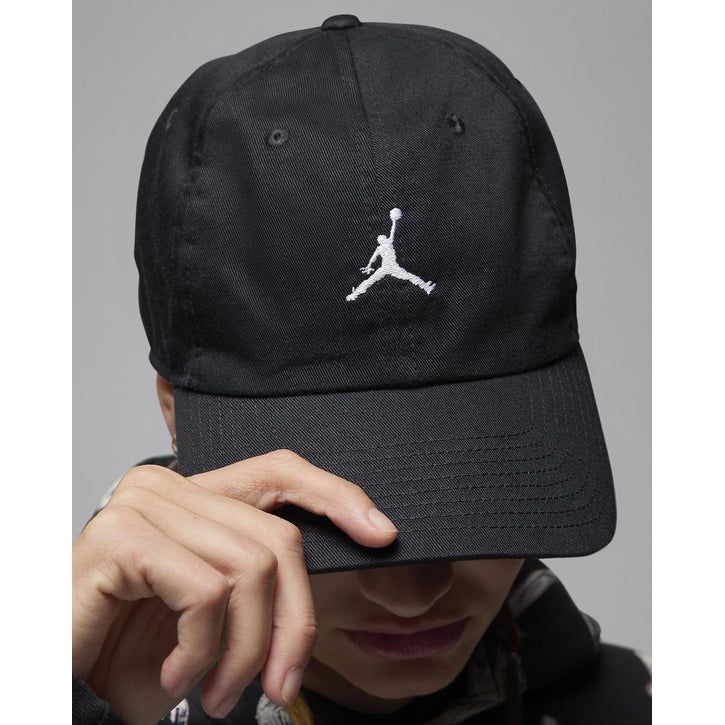 NIKE HQ1963 CAPPELLO J CLUB CAP US 010 NERO