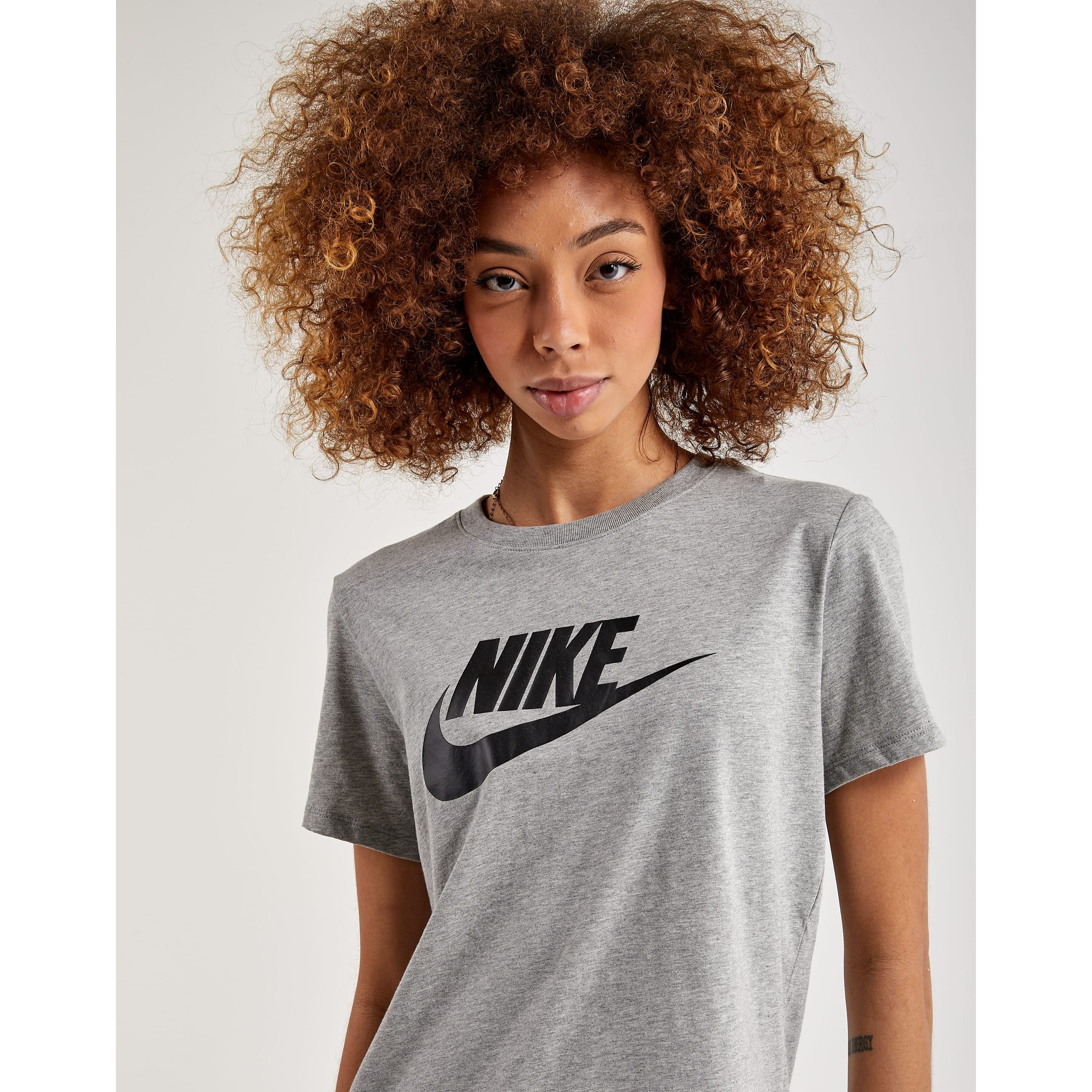 Nike Essential Icon Futura Tee
