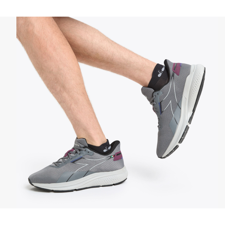 101.178460 01 C8120 - Scarpa da running - Diadora