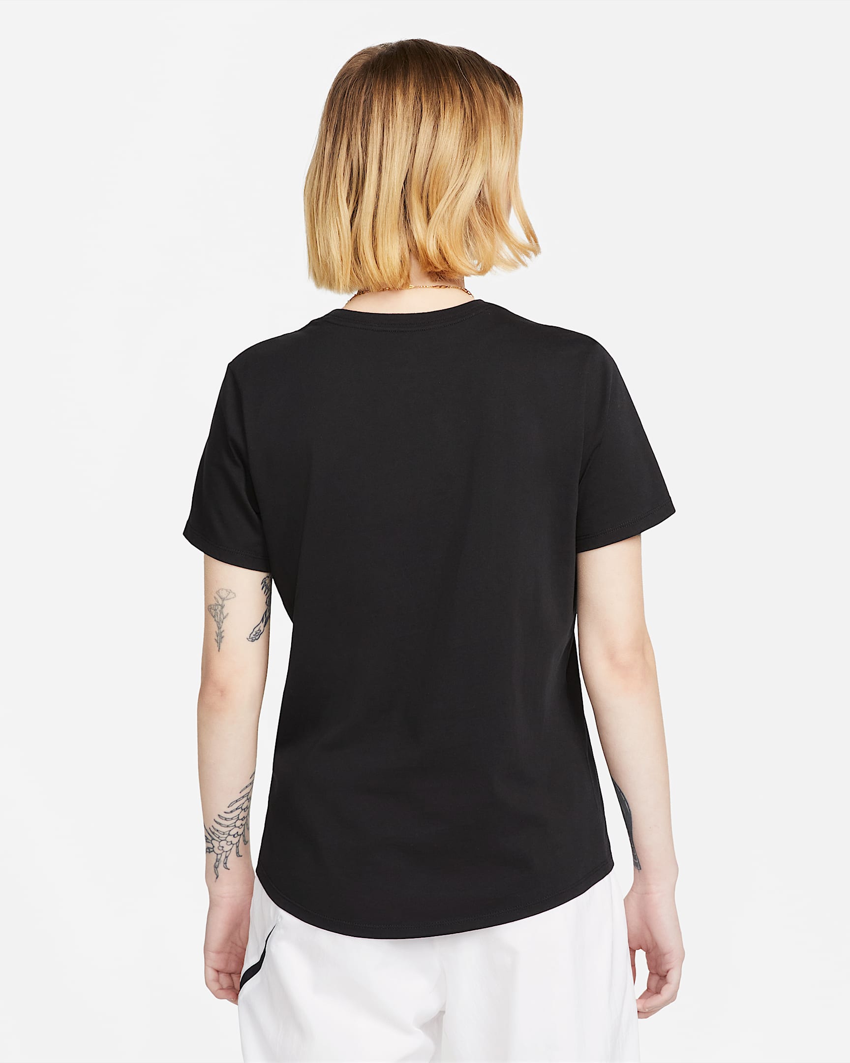 Nike Sportswear Club Essentials
T-shirt – Donna