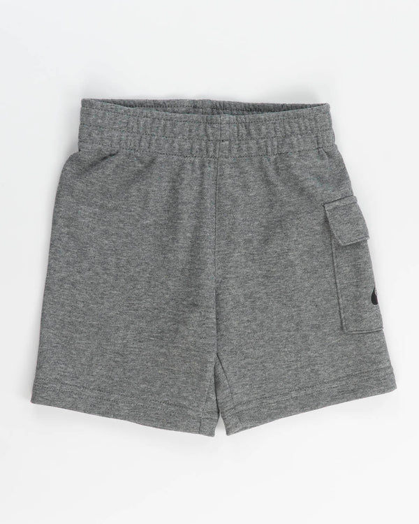 Completo con pantaloncino cargo NIKE