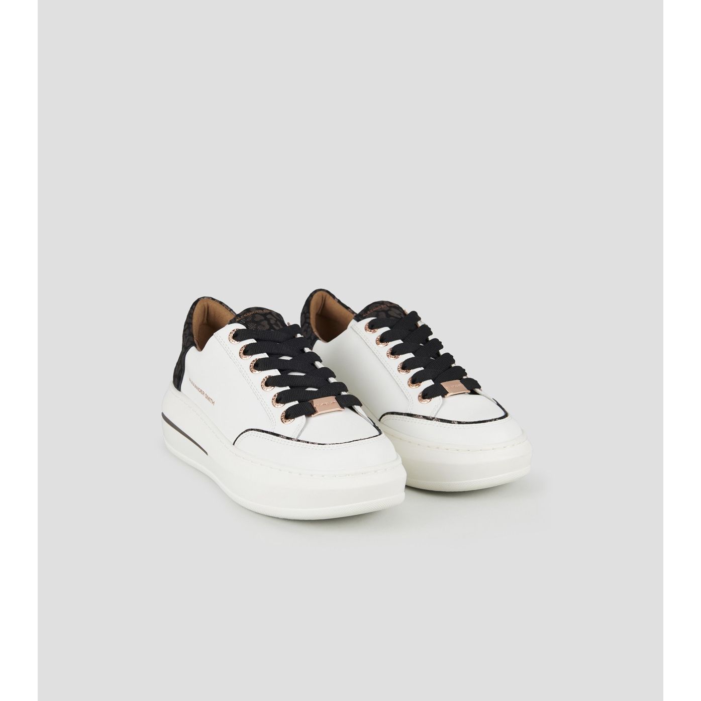 LANCASTER WOMAN WHITE DARK BRONZE