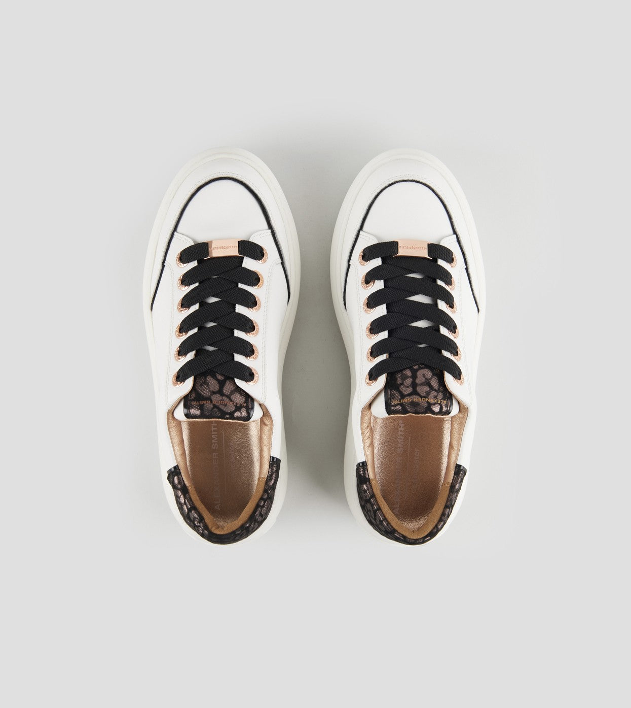 LANCASTER WOMAN WHITE DARK BRONZE
