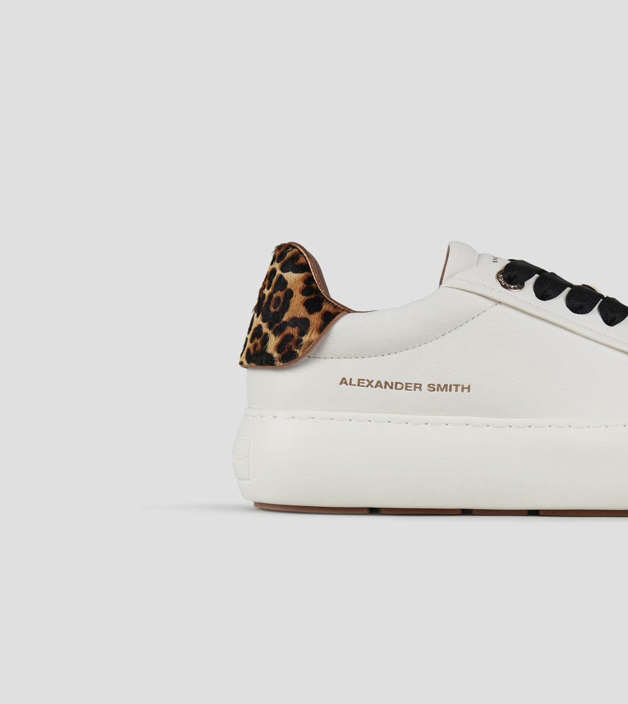 SOHO WOMAN WHITE MAC SAND