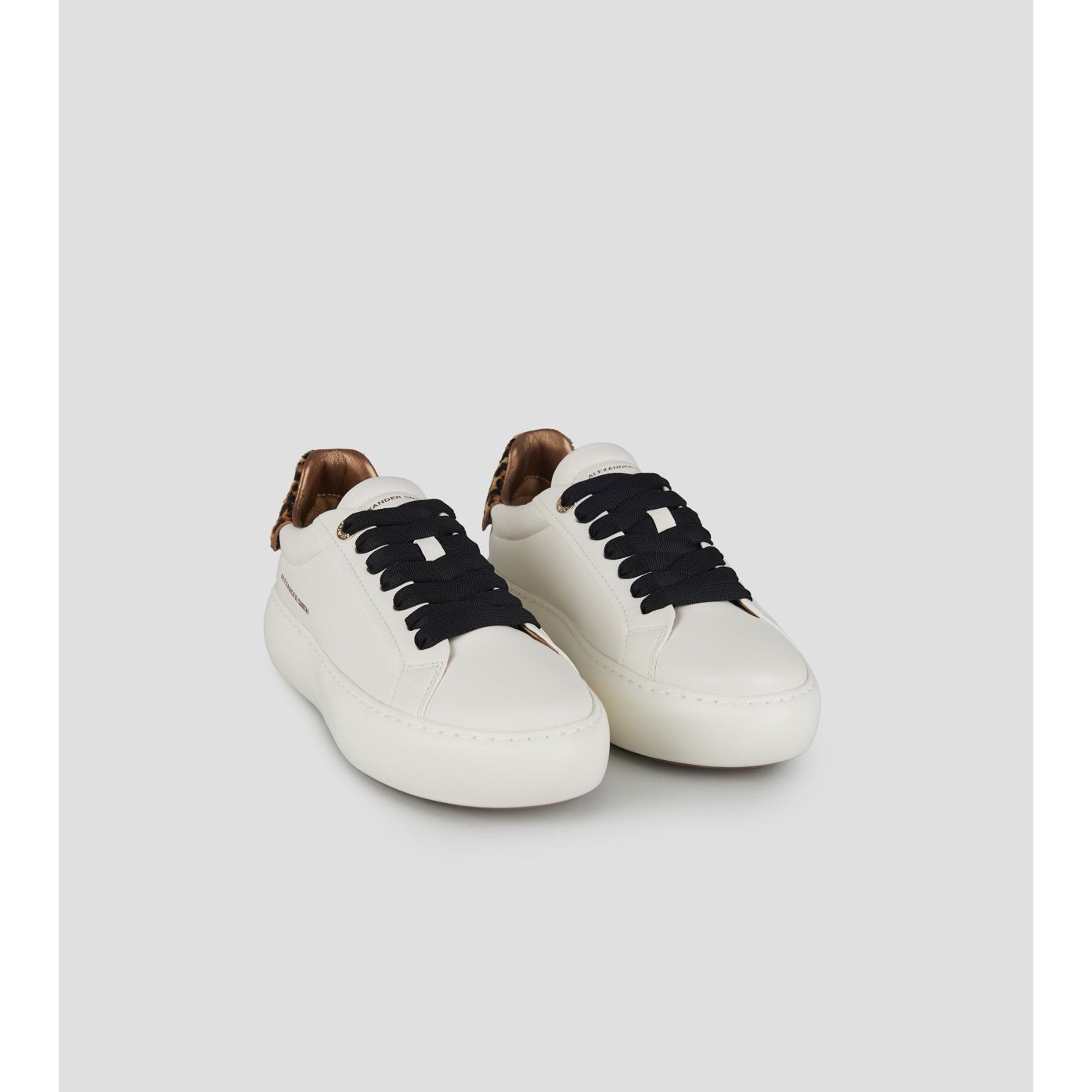 SOHO WOMAN WHITE MAC SAND