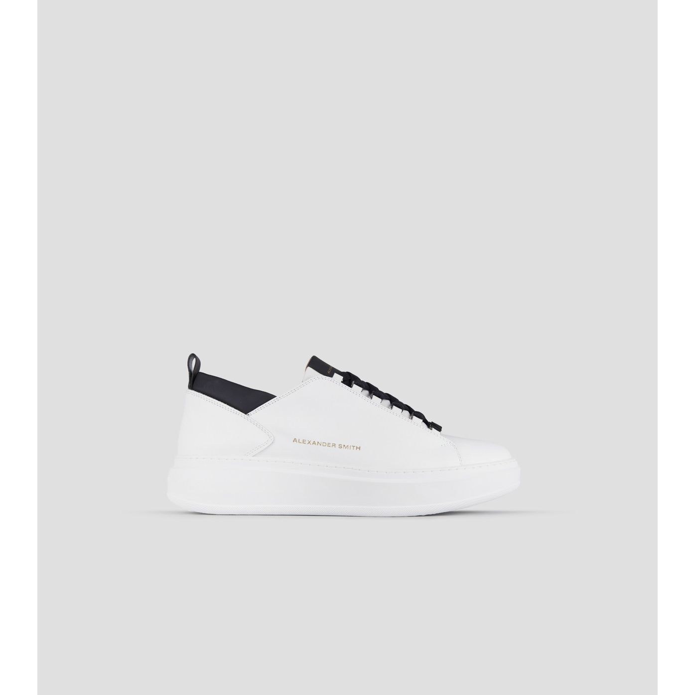 WEMBLEY MAN WHITE BLUE